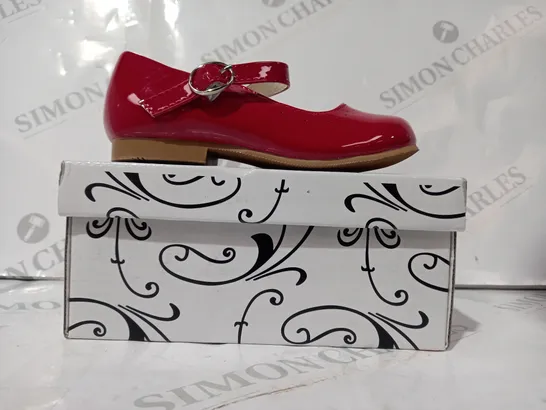 BOXED PAIR OF SEVVA KIDS SHOES IN RED SIZE 8