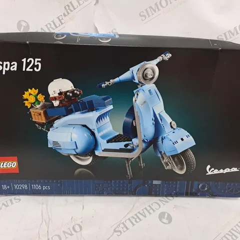 BOXED LEGO VESPA 125 SCOOTER MODEL (SET 10298)