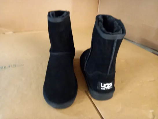 UGG BLACK BOOTS - 41