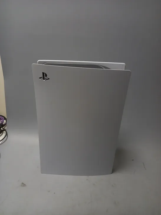 UNBOXED PLAYSTATION 5 CONSOLE IN WHITE 