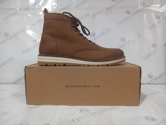 BOXED PAIR OF DUNE LONDON 359 CRANES HIKER BOOTS IN TAN SIZE 9