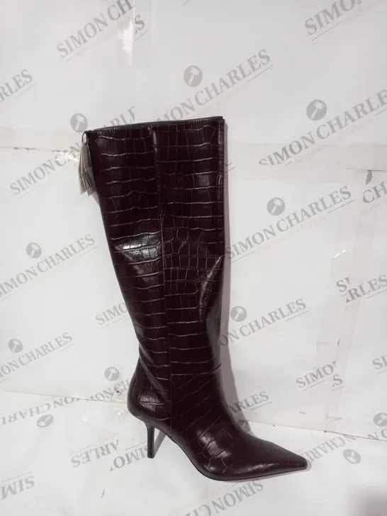 ZARA RED KNEE HIGH BOOTS SIZE 37