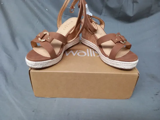 BOXED PAIR OF WALLIS WIDE FIT OPEN TOE CORK WEDGE SANDALS IN DARK TAN SIZE 4