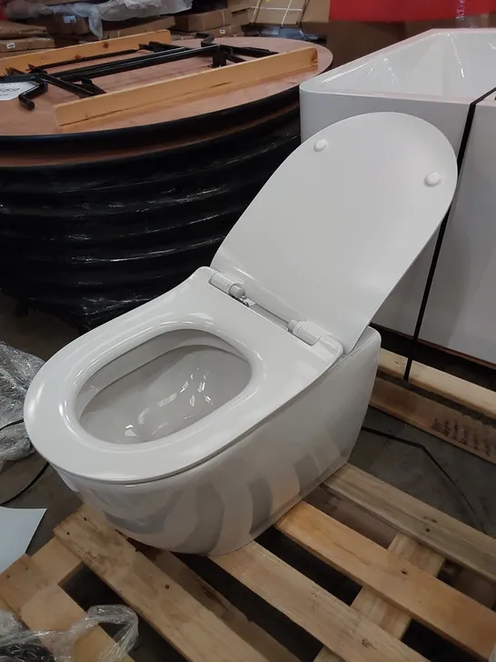 DESIGNER TOILET BASIN WITH SEAT 