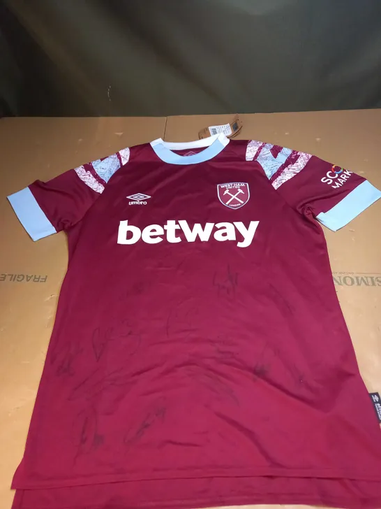 SIGNED WEST HAM UNITED HOME SHIRT SIZE M