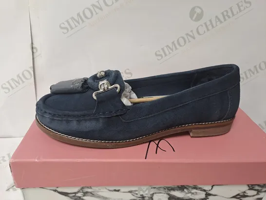 MODA IN PELLE BOXED BLUE TASSLED SHOE SIZE 3