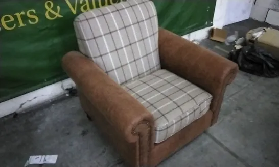 QUALITY DESIGNER TAN LEATHER ARMCHAIR WITH BEIGE CHECKED CUSHIONS