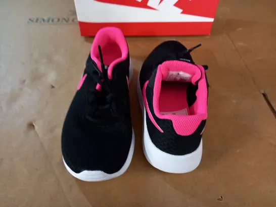 PAIR OF NIKE TANJUN KIDS TRAINERS - UK 1.5