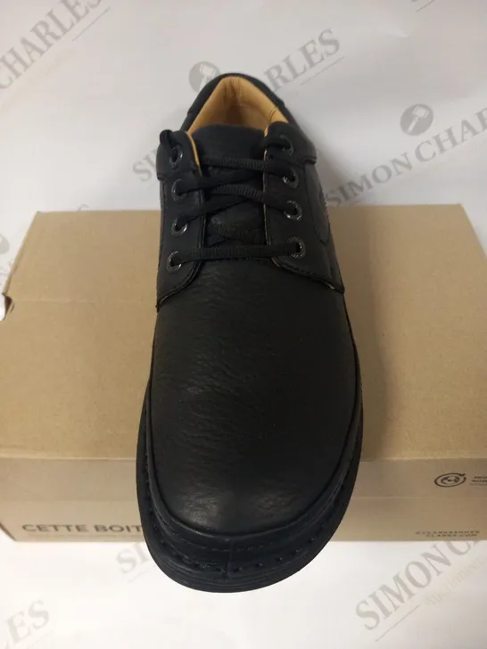 BOXED CLARKS NATURE THREE SZE 10.5