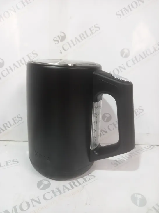 BOXED OUTLET NINJA PERFECT TEMPERATURE KETTLE KT200UK