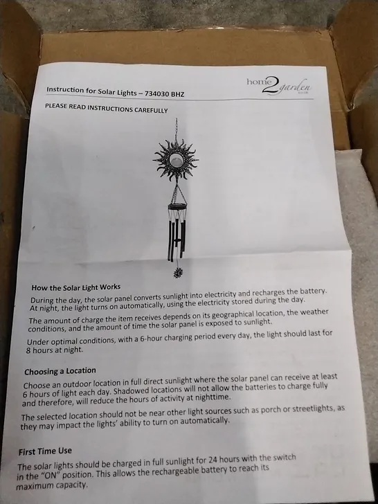 BOXED SOLAR POWERED SUN WITH CHIMES