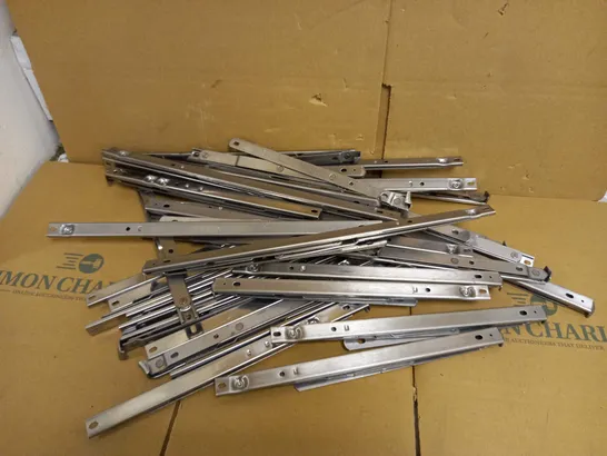 BOX OF APPROX 30 WINDOW HINGES IN VARIOUS SIZES