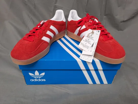 BOXED PAIR OF ADIDAS GAZELLE INDOOR SHOES IN RED/WHITE UK SIZE 7.5