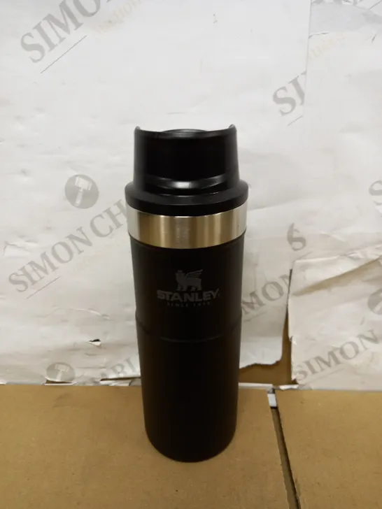 STANLEY TRIGGER ACTION TRAVEL MUG 0.47L MATT BLACK