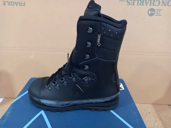 BOXED PAIR OF BRAND NEW HAIX CLIMBER SAFETY WORK BOOTS IN BLACK UK SIZE 6.5