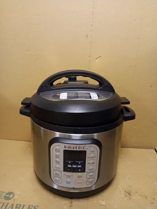 INSTANT POT DUO PRESSURE COOKER