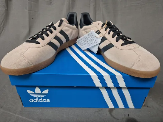 BOXED PAIR OF ADIDAS GAZELLE SHOES IN BEIGE/BLACK UK SIZE 12