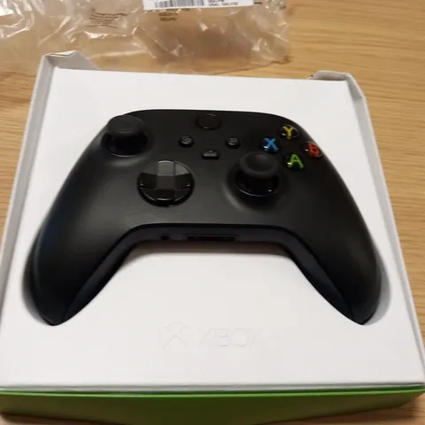 XBOX WIRELESS CONTROLLER