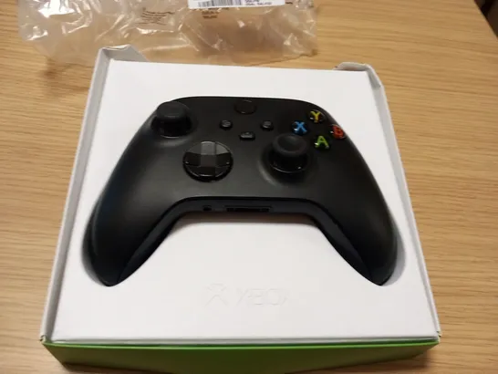 XBOX WIRELESS CONTROLLER