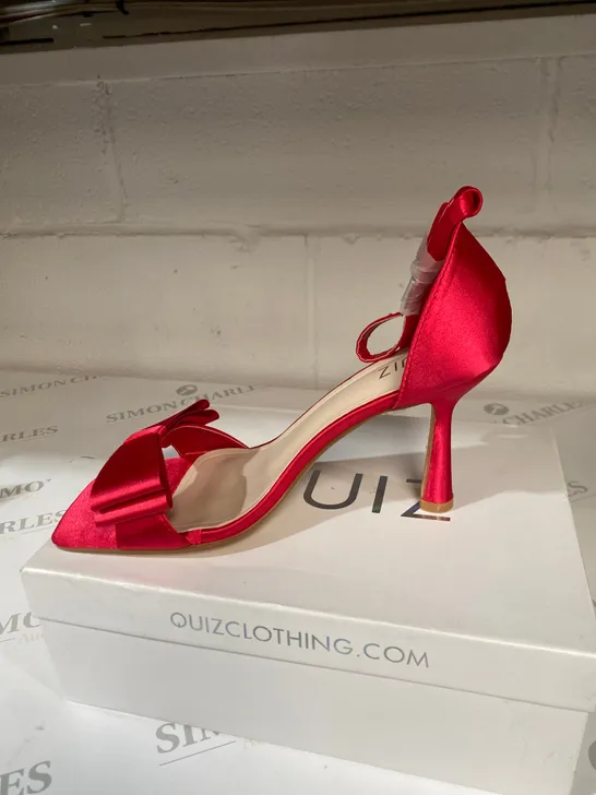 BOXED PAIR OF QUIZ RED HEELS SIZE 39