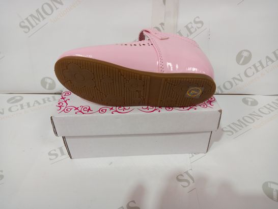 BOXED PAIR OF MELIA PINK SHOES SIZE 7 TODDLER