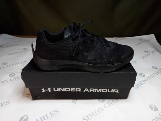 BOXED UNDER ARMOUR PURSUIT MENS TRAINERS SIZE 9.5