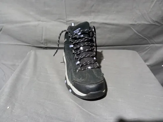 PAIR OF SKECHERS WATERPROOF BOOTS IN BLACK SIZE 5