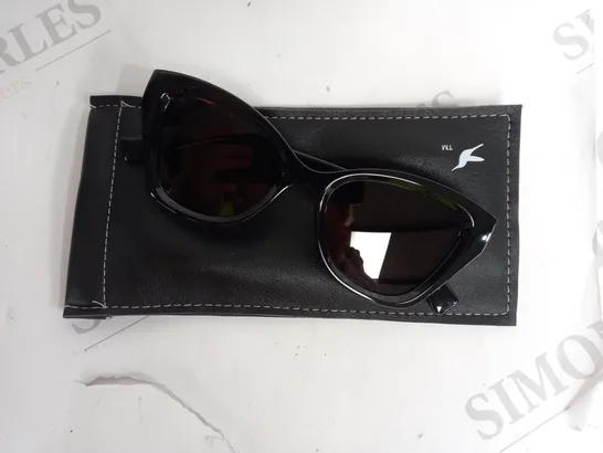 HUMMINGBIRD CATEYE SUNGLASSES BLACK