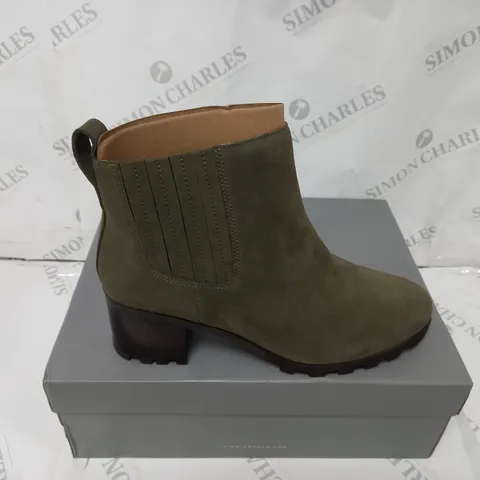 BOXED PAIR OF VIONIC WILMA ANKLE BOOTS OLIVE SIZE 9