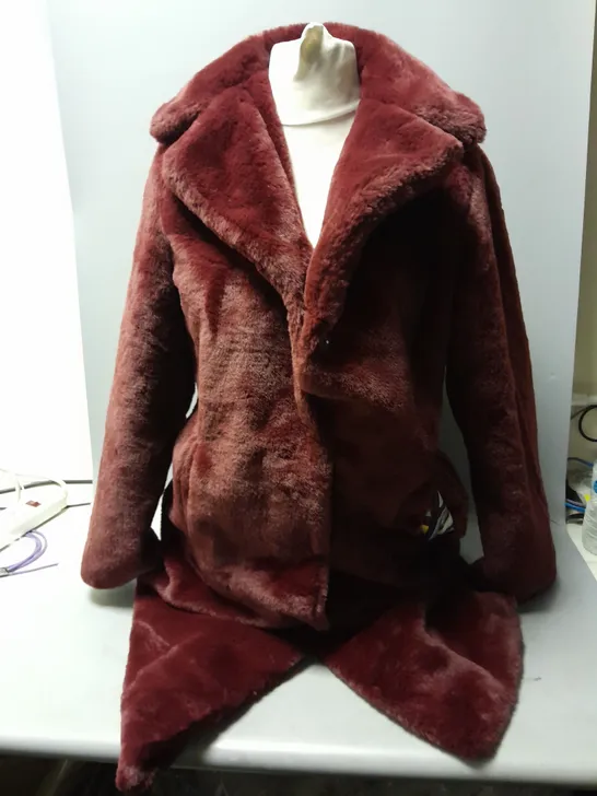 HEN DE JIFI FAUX FUR LONGLINE COAT IN RED SIZE 6