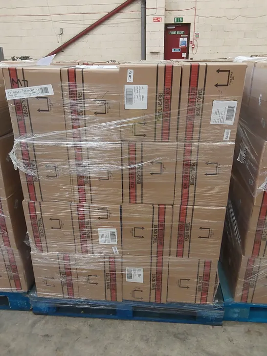 PALLET TO CONTAIN APPROX 48 BOXES OF BRAND NEW UNION JACK BEACH TOWELS - 9 TOWELS PER BOX // SIZE: APPROX 71 X 152cm // COMBINED RRP £2,376.00