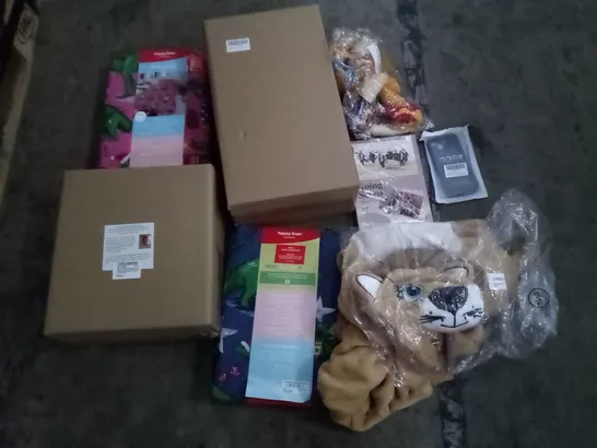 PALLET OF 6 BOXES CONTAINING ASSORTED ITEMS INCLUDING KIDS LION COSTUME, FESTIVE DINO BEDSHEET, 5L BIN, POKÉMON PLUSH, FRIDGE ORGANISER, GOING SEVENTEEN 