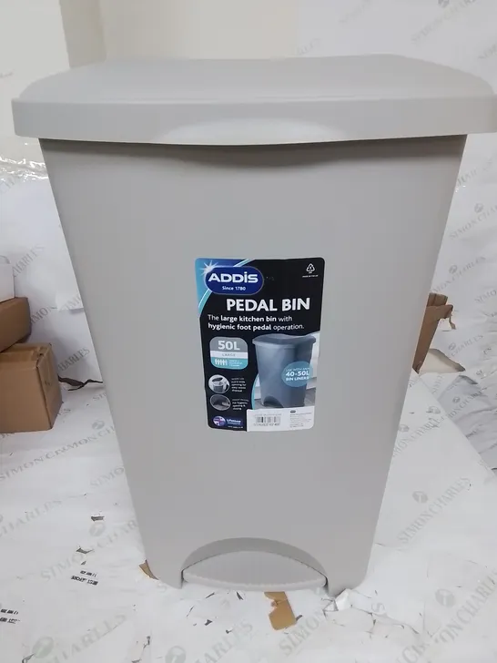 ADDIS PLASTIC 50 LITRE PEDAL BIN 