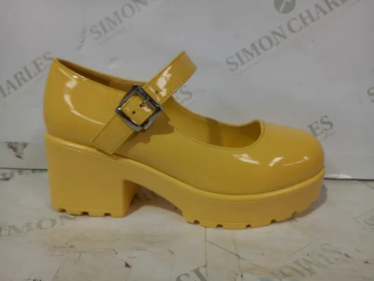 BOXED PAIR OF KOI VEGAN LEATHER LOW BLOCK HEEL CLOSED TOE SHOES IN YELLOW UK SIZE 6