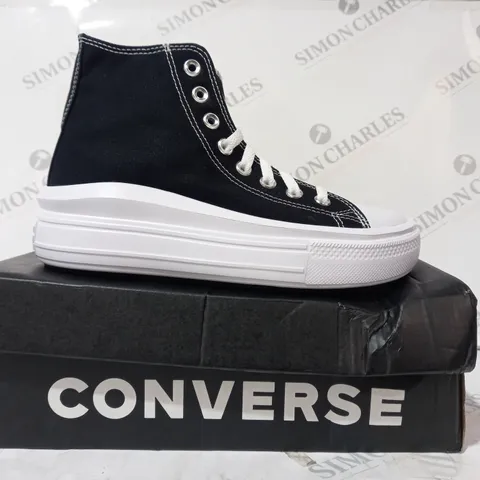 BOXED PAIR OF CONVERSE SHOES IN BLACK/WHITE UK SIZE 5.5