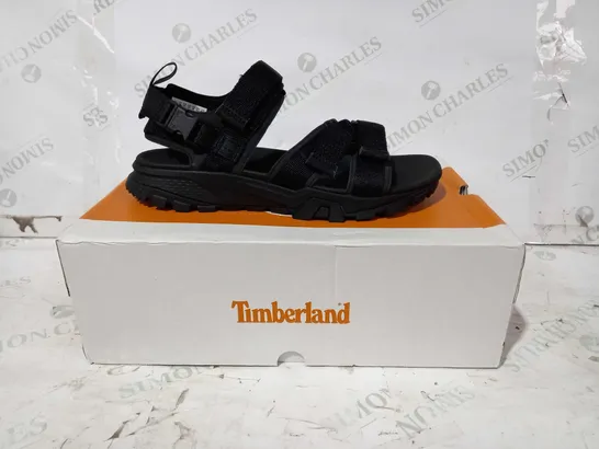 BOXED PAIR OF TIMBERLAND GARRISON TRAIL STRAP SANDALS IN BLACK UK SIZE 9.5