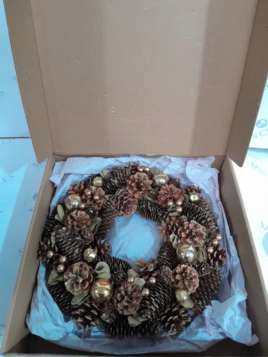 BOXED DECORATIVE CHRISTMAS DOOR WREATH