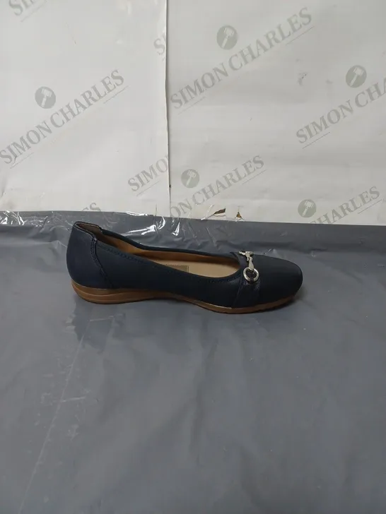 RIEKER LADIES FLAT SHOES DARK BLUE WITH CHAIN DETAIL SIZE EU 40