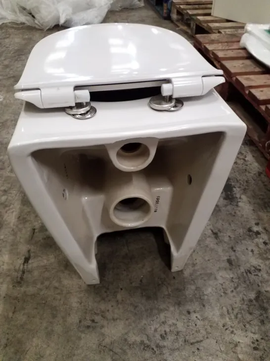 BRAND NEW TOILET PAN WITH SEAT