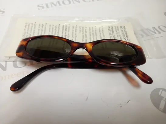 APPROXIMATELY 10 DIERRE STING SUNGLASSES - BOXED