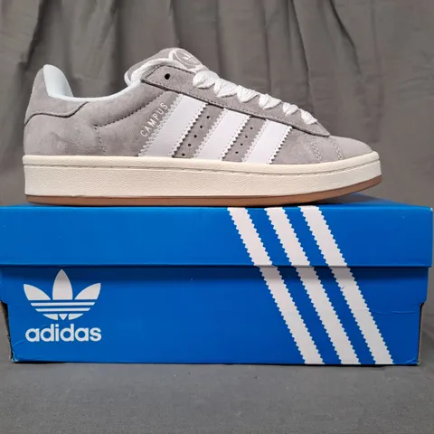 BOXED PAIR OF ADIDAS CAMPUS 00S SHOES IN GREY/WHITE UK SIZE 5