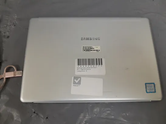 SAMSUNG GALAXY BOOK SM-W627