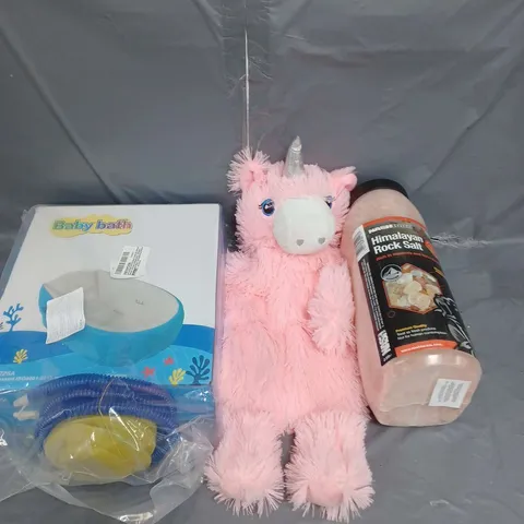 APPROXIMATELY 20 HOUSEHOLD ITEMS TO INCLUDE AN INFLATABLE BABY BATH, HIMALAYAN ROCK SALT AND A UNICORN HOTWATER BOTTLE