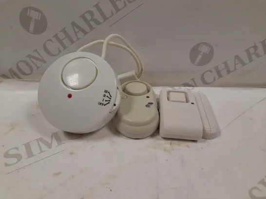 BAG OF APPROXIMATELY 3 ALARMS & ELECTRICALS TO INCLUDE MINI CHIME AND ALARM, WINDOW SHOCK ALARM, DOOR HANDLE ALARM