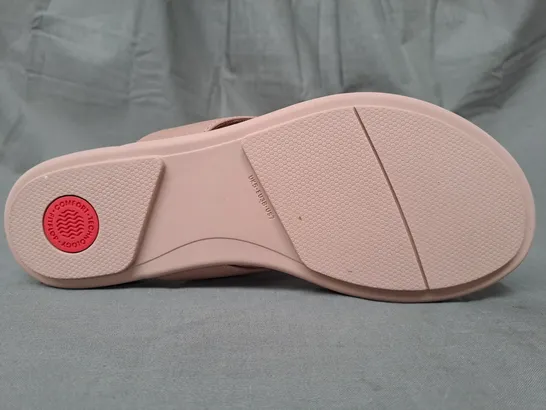 BOXED PAIR OF FITFLOP GRACIE LEATHER DLIP-FLOPS IN BEIGE UK SIZE 5