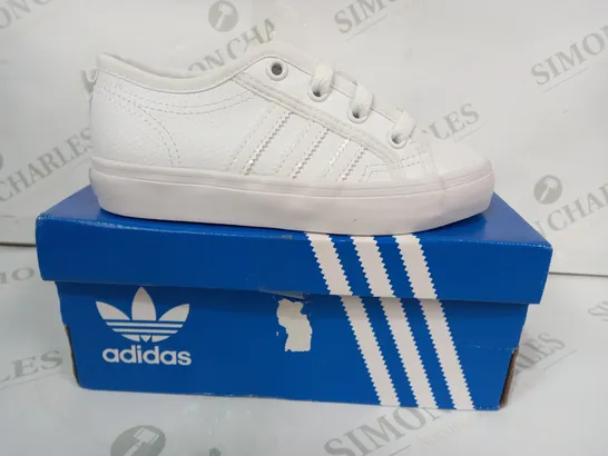 BOXED PAIR OF ADIDAS NIZZA LO CL KIDS SHOES IN WHITE UK SIZE 12