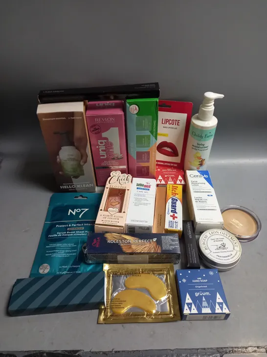 BOX OF APPROXIMATELY 20 COSMETIC ITEMS TO INCLUDE - CHILD'S FARM MOISTURISER - PLOUISE BLUSHER - ETC 