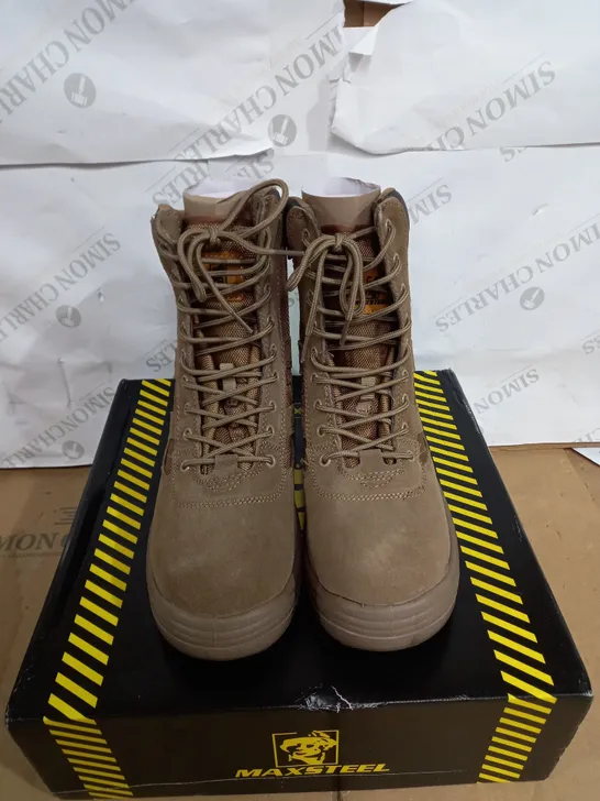 MAXSTEEL SAND SAFETY BOOTS SIZE 9