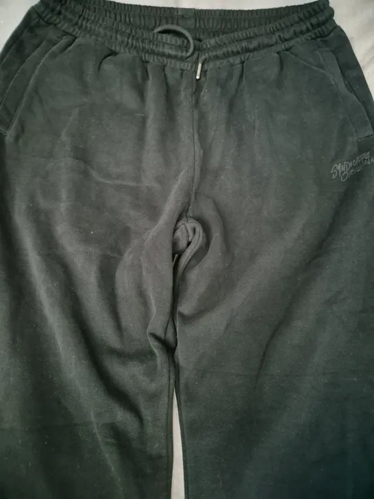 SYNDICATE ORIGINAL JOGGERS IN BLACK SIZE 4XL