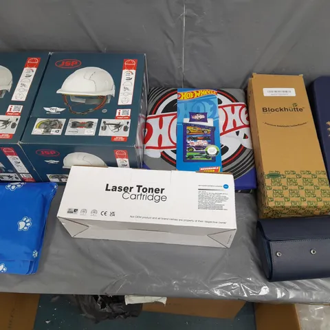 BOX OF APPROXIMATELY 15 ASSORTED HOUSEHOLD ITEMS TO INCLUDE LASER TONER CARTRIDGE, HOTWHEELS SINGLE DUVET SET, JSP HARDHAT ETC.